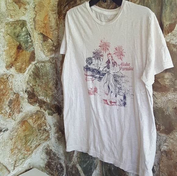 Roebuck and Co Tops - vintage Hawiian Aloha hula graphic tshirt sz L